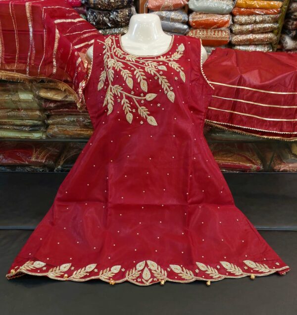 elegant-ready-to-wear-outfit-with-organza-cora-and-dabka-embroidery