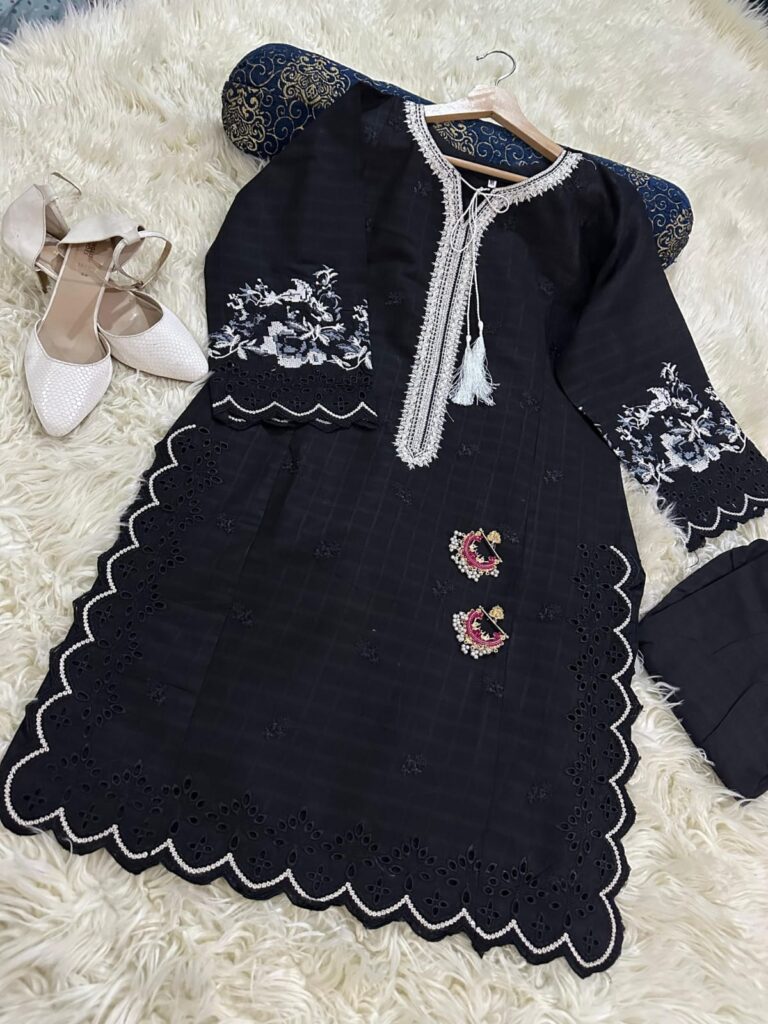 How to Remove Static from Clothes